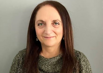 Dr. Teresa Bruni - Thunder Bay, ON Pédiatres - Doctor Portrait Image