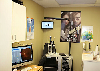 Edmonton Optométristes Pédiatriques Dr. Tiffany Lim, OD - VARSITY OPTICAL