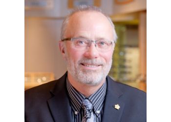 Red Deer pediatric optometrist Dr. Tom Lampard, OD - RED DEER EYE CARE CENTER 