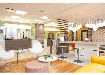 Gatineau plastic surgeon Dr. Tracey Thompson - INCOGNITO MEDISPA