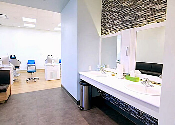 Surrey orthodontist Dr. Vishal Sharma - AURA ORTHODONTICS SCOTTSDALE SURREY