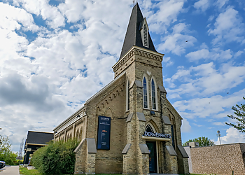 London dermatologist Dr. Wei Jing Loo - DERMEFFECTS