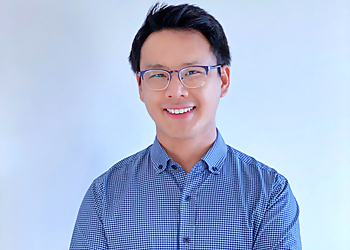 Dr. Zachary Wong - CHILDREN FIRST DENTAL Dr. Zachary Wong - Edmonton, AB Dentistes Enfants - Doctor Portrait Image