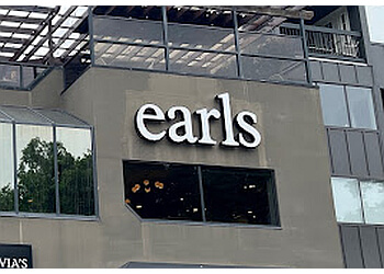 Kelowna Restaurants de steak Earls Kitchen + Bar