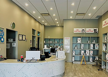 East Mountain Animal Hospital - Hamilton, ON Cliniques Vétérinaires - Clinic Interior Image