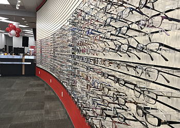 Laval optician Econolunettes Laval