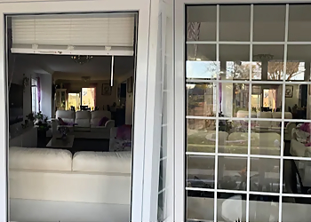 Eddie’s Windows and Doors Service Eddie’s Windows and Doors Service - Aurora, ON Fabricants de Fenêtres et portes