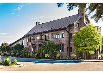 Hamilton seafood restaurant Edgewater Manor Restaurant