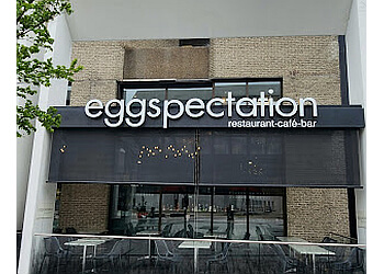 Montreal breakfast restaurant Eggspectation Complexe Desjardins