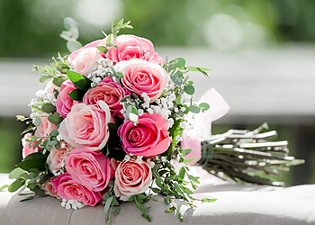Eight Petals Flower Shop - Lethbridge, AB Fleuristes - Sample Image