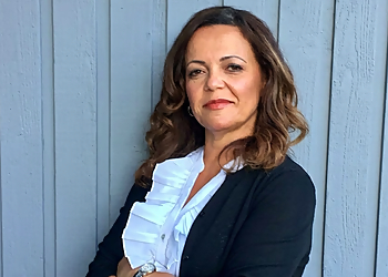 Elizabete Costa - COSTA LAW Elizabete Costa - Victoria, BC Criminal Defence Lawyers - Professional Portrait Image