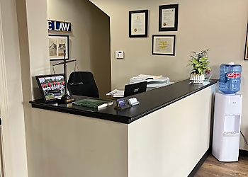 Emilia Coto - Windsor, ON Avocats Spécialisés En Immigration - Law Firm Interior Image