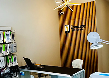Enovate Repairs - Oakville, ON Cell Phone Repair - Business Interior Image