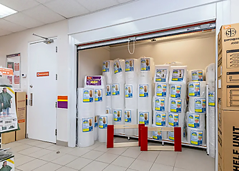 Entrepôt Public - Laval, QC Storage Units - Facility Image