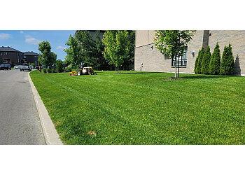 Terrebonne lawn care service Entretien paysager RJP image 1