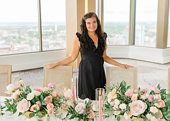 Erica Irwin Weddings & Events Erica Irwin Weddings & Events - Ottawa, ON Planificateurs De Mariage - Portrait