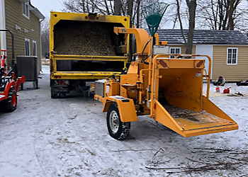 Essouchage Dulude Essouchage Dulude - Saint Jean sur Richelieu, QC Tree Services - Truck Image