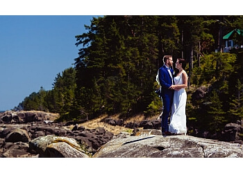 Nanaimo wedding photographer Etched Productions