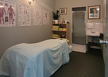 European Massage & Physiotherapy Center - Mississauga, ON Massage Therapy - Treatment Room Image
