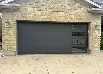 Evertrust Garage Doors - Kitchener, ON Réparations De Portes De Garage - Project Image