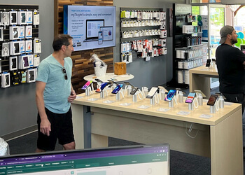 Everything Mobile - Thunder Bay, ON Cell Phone Repair - Business Interior Image