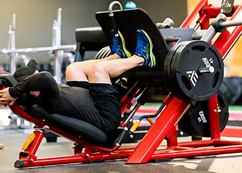 Evolve Strength Downtown - Edmonton, AB Gymnases