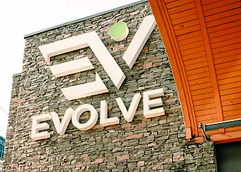 Evolve Strength Downtown - Edmonton, AB Gymnases
