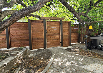 Winnipeg fencing contractor Excellence Fences & Decks