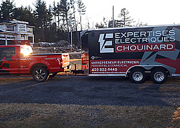 Expertises Électriques Chouinard - Saint Jerome, QC Électriciens - Truck Image