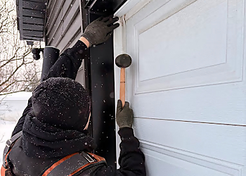 Experts Portes de Garage - Granby, QC Réparations De Portes De Garage - Service Image