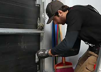 Experts Portes de Garage - Granby, QC Réparations De Portes De Garage - Professional Highlights