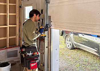 Experts Portes de Garage - Granby, QC Réparations De Portes De Garage - Project Image