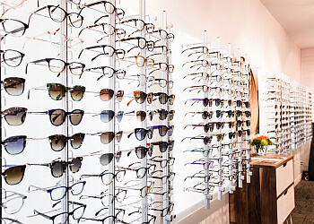 Ottawa Opticiens Eyemaxx Optical Studio