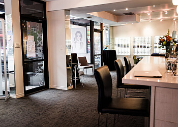 Ottawa Opticiens Eyemaxx Optical Studio