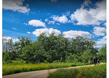 Winnipeg hiking trail Fortwhyte Alive