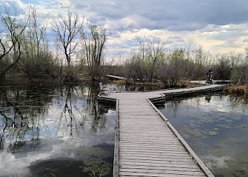 Winnipeg hiking trail Fortwhyte Alive