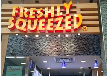 Freshly Squeezed  Peterborough - Peterborough, ON Smoothie and Juice Bars - Restaurant Entrance Image