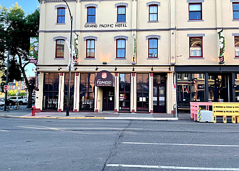 Victoria pizza place Famoso Neapolitan Pizzeria