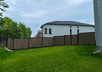 Ottawa fencing contractor Fencescape