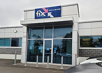 Montreal auto body shop Fix Auto Décarie