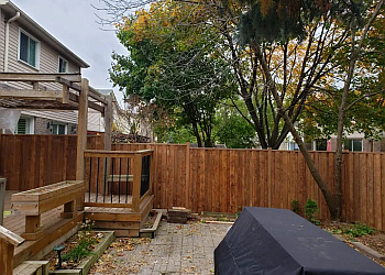 Oakville fencing contractor Flawless Fence