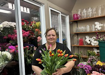 Shawinigan florist Fleuriste A La Claire Fontaine image 1