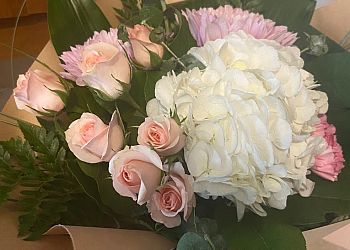 Blainville florist Fleuriste Fuchsia