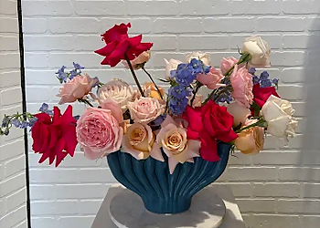 Floral Fixx Design Studio - Winnipeg, MB Fleuristes - Sample Image