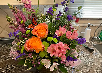 Flowers 'N Things Flower & Gift Shop - Newmarket, ON Florists - Sample Image