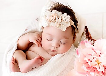 Mississauga babies and family photographer Fly Light Photography