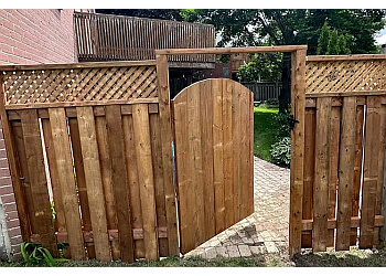 Richmond Hill Entrepreneurs En Clôtures Forest Fence & Deck Company Ltd.