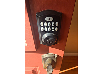 Guelph Serruriers Fortress Lock and Key