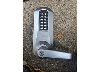 Guelph Serruriers Fortress Lock and Key