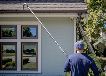 New Westminster window cleaner FreeFlo Home Services